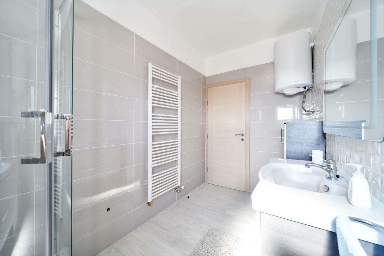 Apartman Novokmet-Crno 호텔 자다르 외부 사진